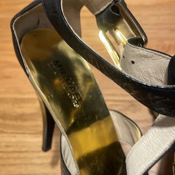 MICHAEL KORS Womens Black Leather scrappy Heels, size 8, like NEW - Picture 13 of 13
